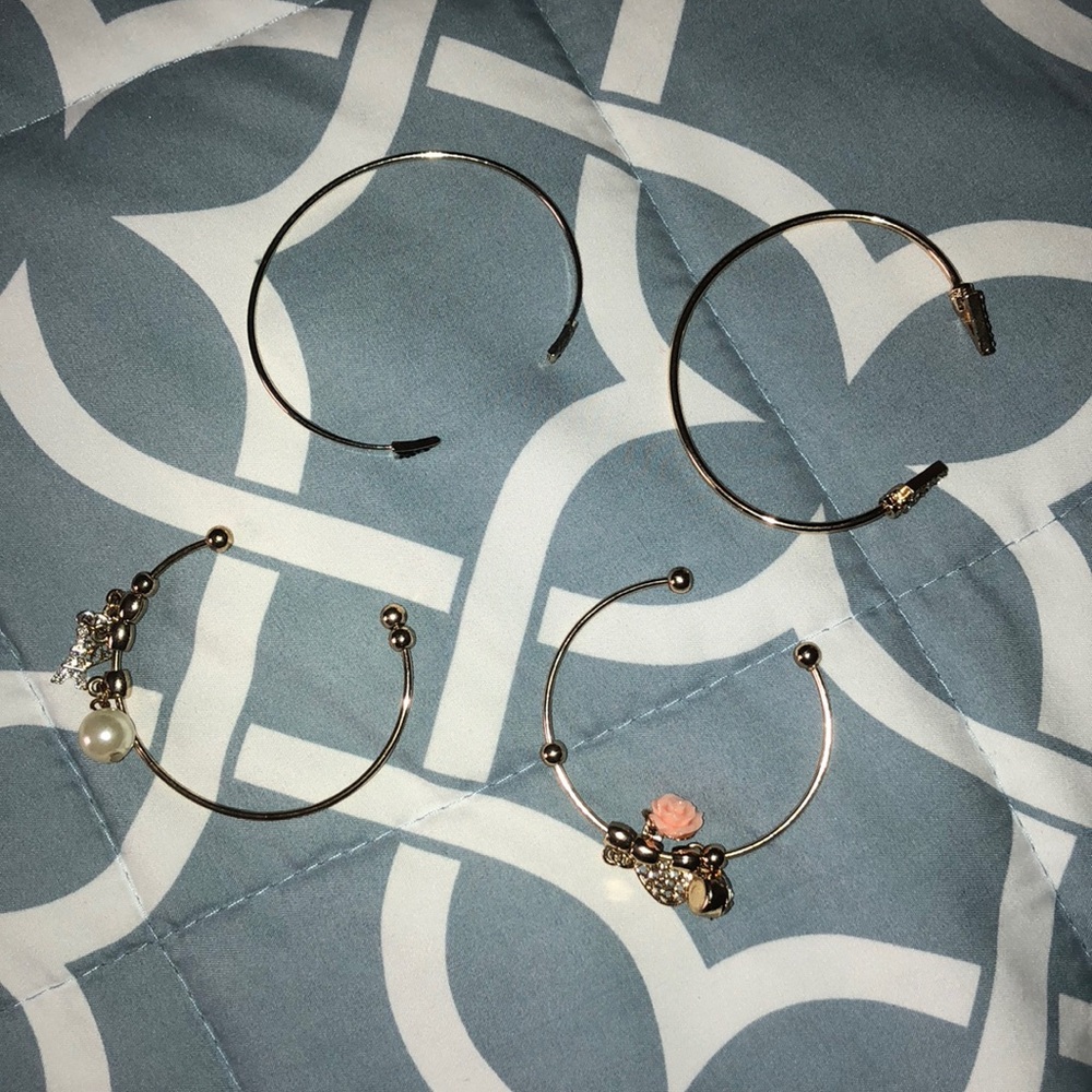 mini bracelets !